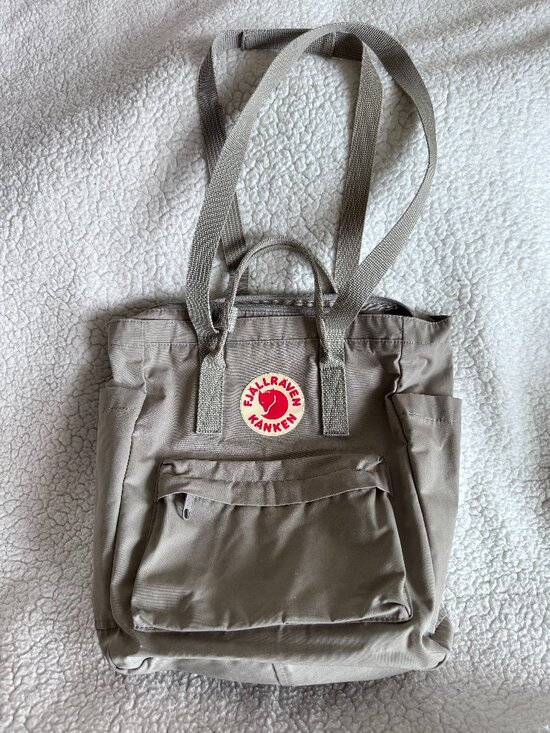 Fjallraven Patch Logo Kanken Zipper Convertible Backpack Fog Gray main image 4